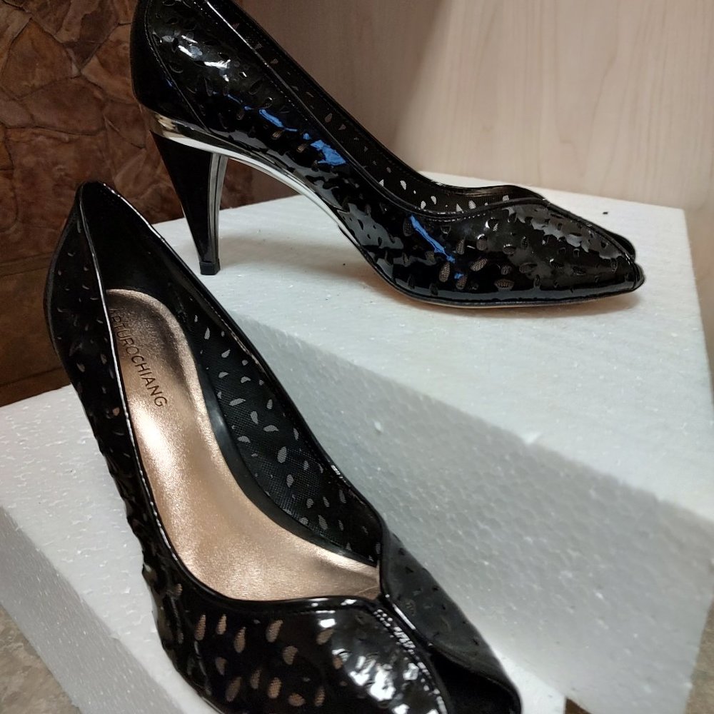 "ARTURO CHIANG" BLACK EYELET LEATHER PEEP TO PUMP W/3.5" HEEL